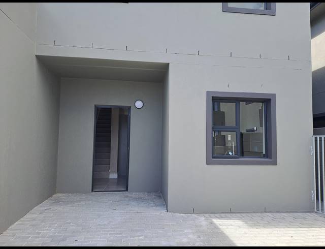 3 BEDROOM DUPLEX FOR SALE IN SEA BREEZE